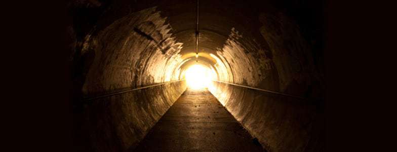 ¿Atrapado y Sin Salida? Cómo Encontrar Luz ANTES del Final del Túnel (2 de 4) - Blog - Edward Rodriguez - Conferencista - Motivador - Coach
